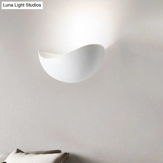 Modern Metallic Wall Washer Light - Led Black/White Sconce For Bedside With Warm/White Lighting