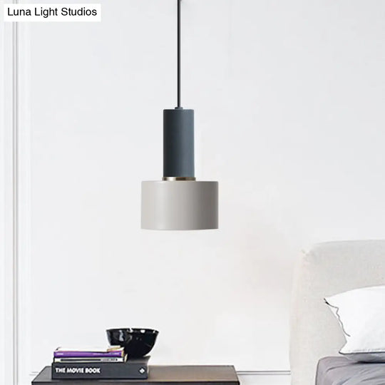 Modern Mini Pendant Light – Sleek Metallic Ceiling Hanging Single