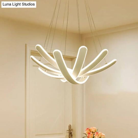 Modern Petal-Shaped Led Bedroom Chandelier In Warm/White Light