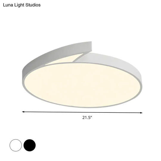 Modern Round Flush-Mount Ceiling Light - Black/White 18/21.5 Led Acrylic Flushmount With Fin Detail