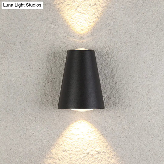 Modern Trapezoid Led Wall Sconce In Black - Metallic Garden Light