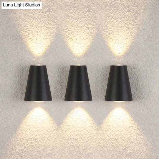 Modern Trapezoid Led Wall Sconce In Black - Metallic Garden Light