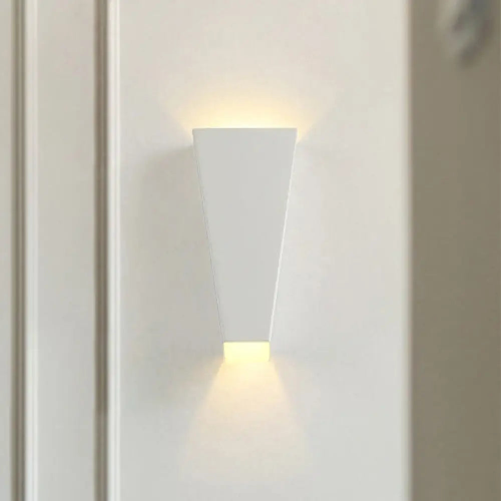 Modern Trapezoid Wall Washer Led Bedside Lamp In Black/White White / Warm