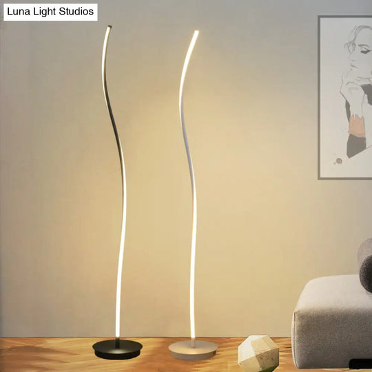 Modern Twist Aluminum Led Floor Lamp Simplistic Stand For Living Room