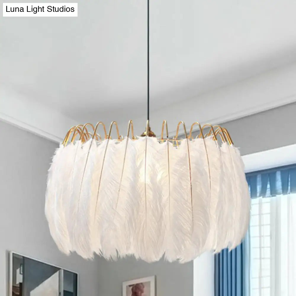 Modern Feather Pendant Light For Living Room In White Round Shape