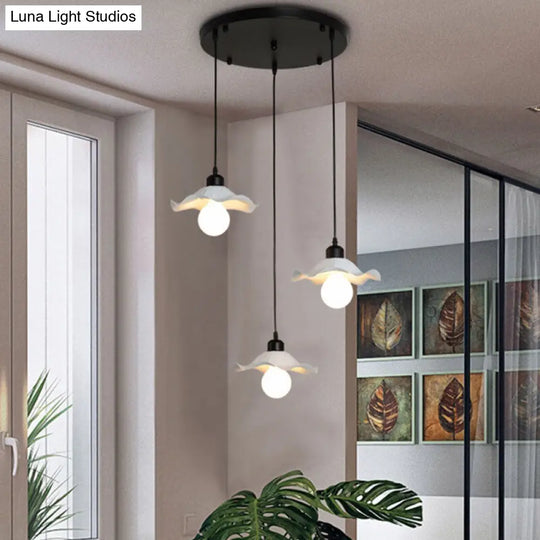 Modern 3-Head Pendant Light With Ruffled Edge In White Metallic Finish - Linear/Round Canopy