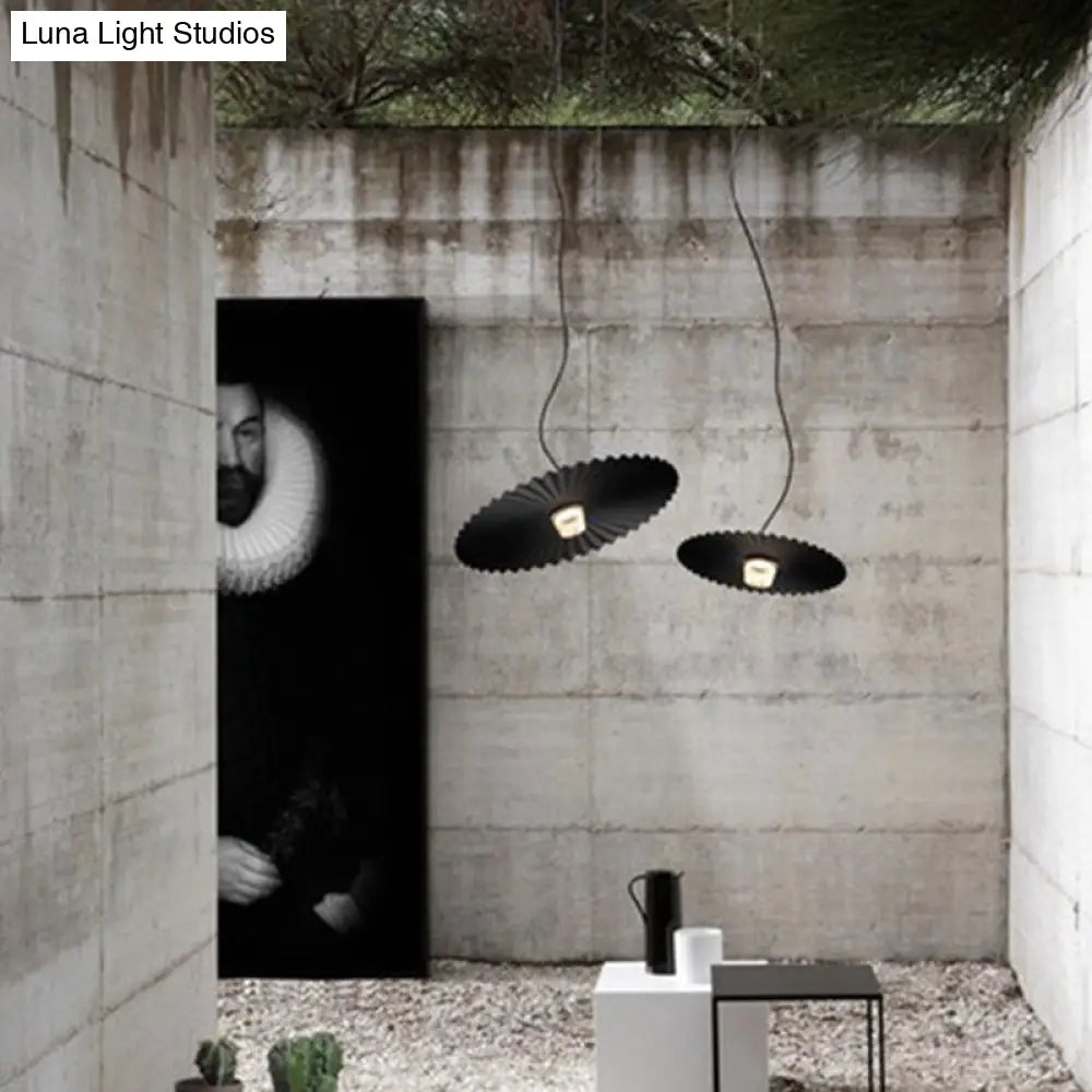 Modernist Circle Metal Hanging Light: 1-Head Black/Gold Suspension Lamp For Living Room Ceiling