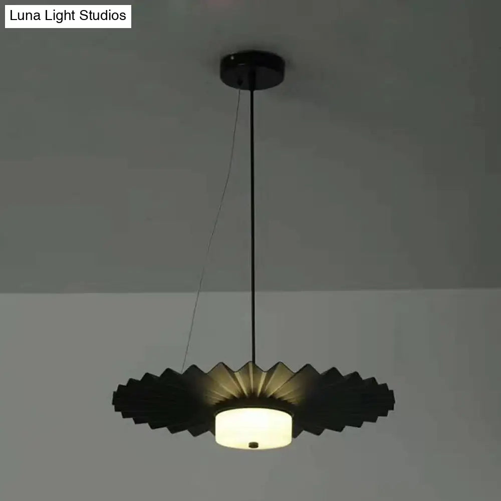 Modernist Circle Metal Hanging Light: Black/Gold Ceiling Lamp For Living Room