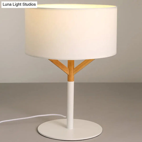 Modernist Fabric Table Lamp: Straight Sided Shade With White Reading Light - 1 Bulb