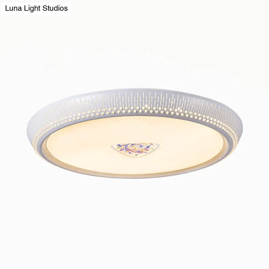 Modernist Led Metal Ceiling Lamp For Bedroom - White Drum Flush Light Fixture 23’/31’ Wide