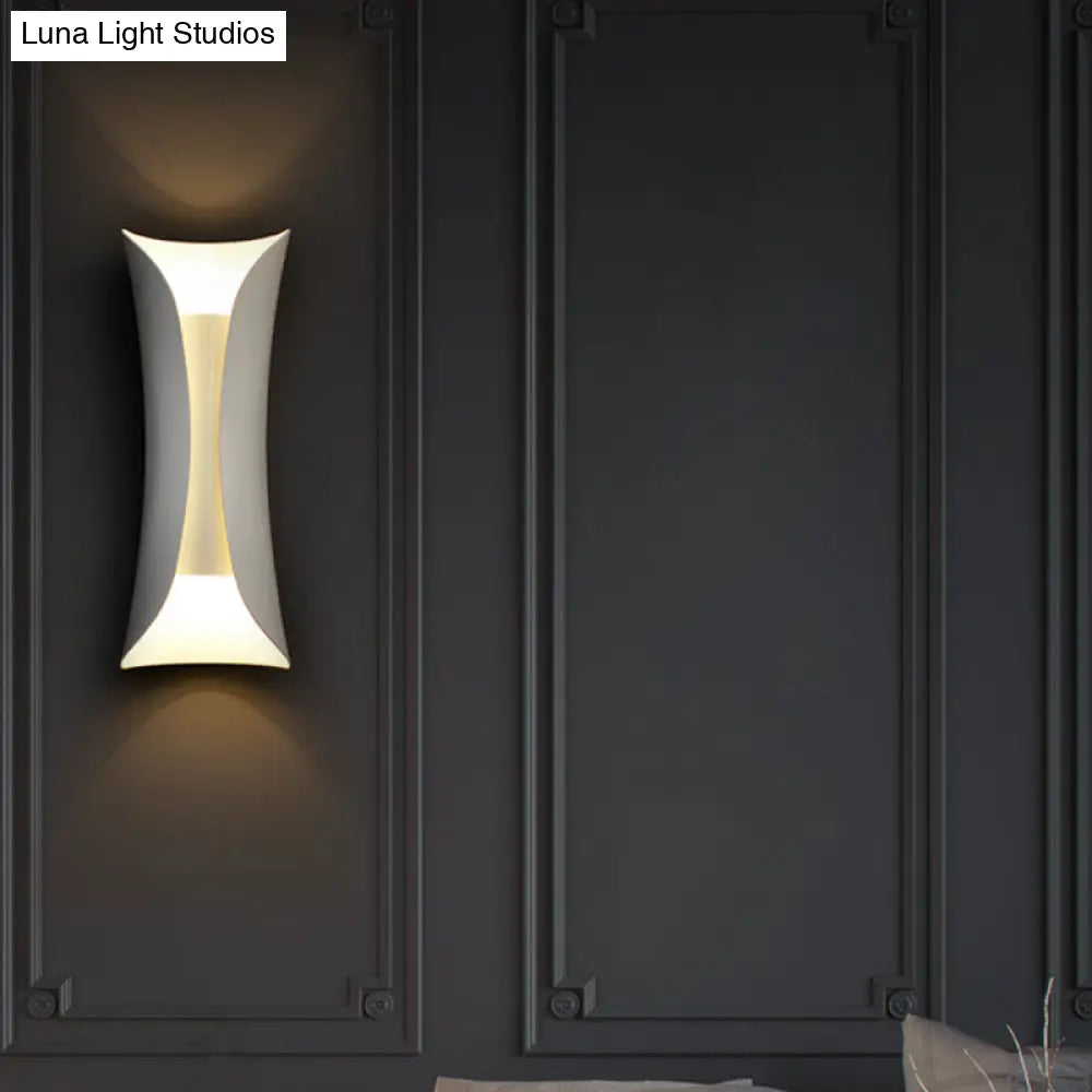 Modernist Metal Wall Lamp Sconce Curved 2-Light Fixture In Metallic Black/White Height Options: