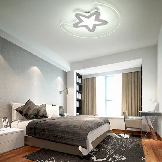 Moon And Star Led Ceiling Light With Modern White Finish - Perfect For Kid’s Bedroom / 20.5’