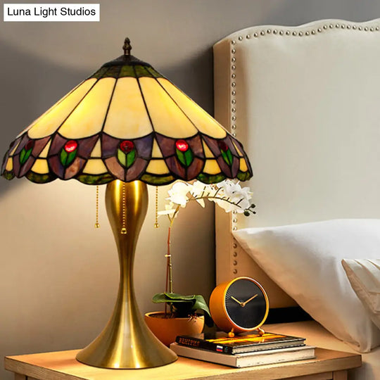 3-Head Stained Glass Tiffany Nightstand Light With Pull Chain - Elegant Gold Table Lighting In