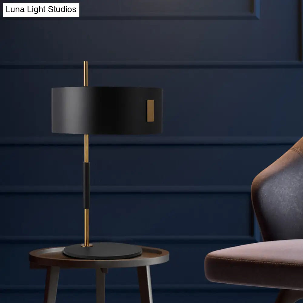 Natalia - Minimalist Table Lamp