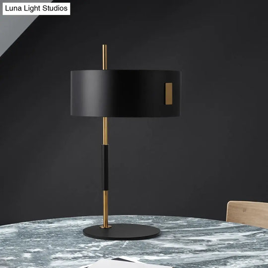 Natalia - Minimalist Table Lamp