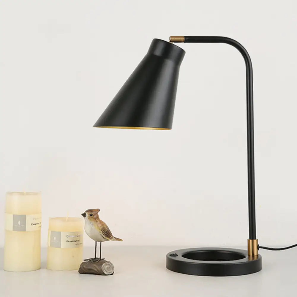 Noemi - Black Minimalist Metal Table Light With Angled Shade And Squared Stand