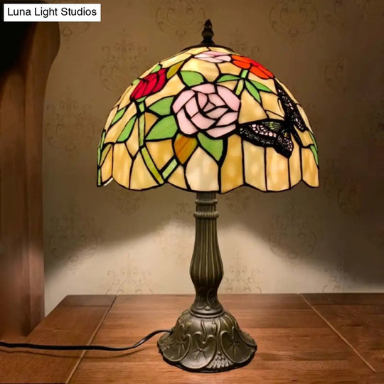 Nora - Tiffany Stained Glass Butterfly And Flowerbud Table Lamp Single-Bulb