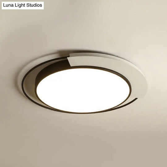 Nordic Circular Led Flush Mount Lighting Fixture In Black And White For Living Room