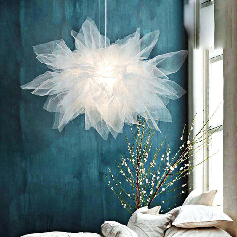 Nordic Creative Online Celebrity Dining Room Lights Home stay Clothing Store Decorative Chandeliers Warm and Romantic Modern Ins Light In The Bedroom