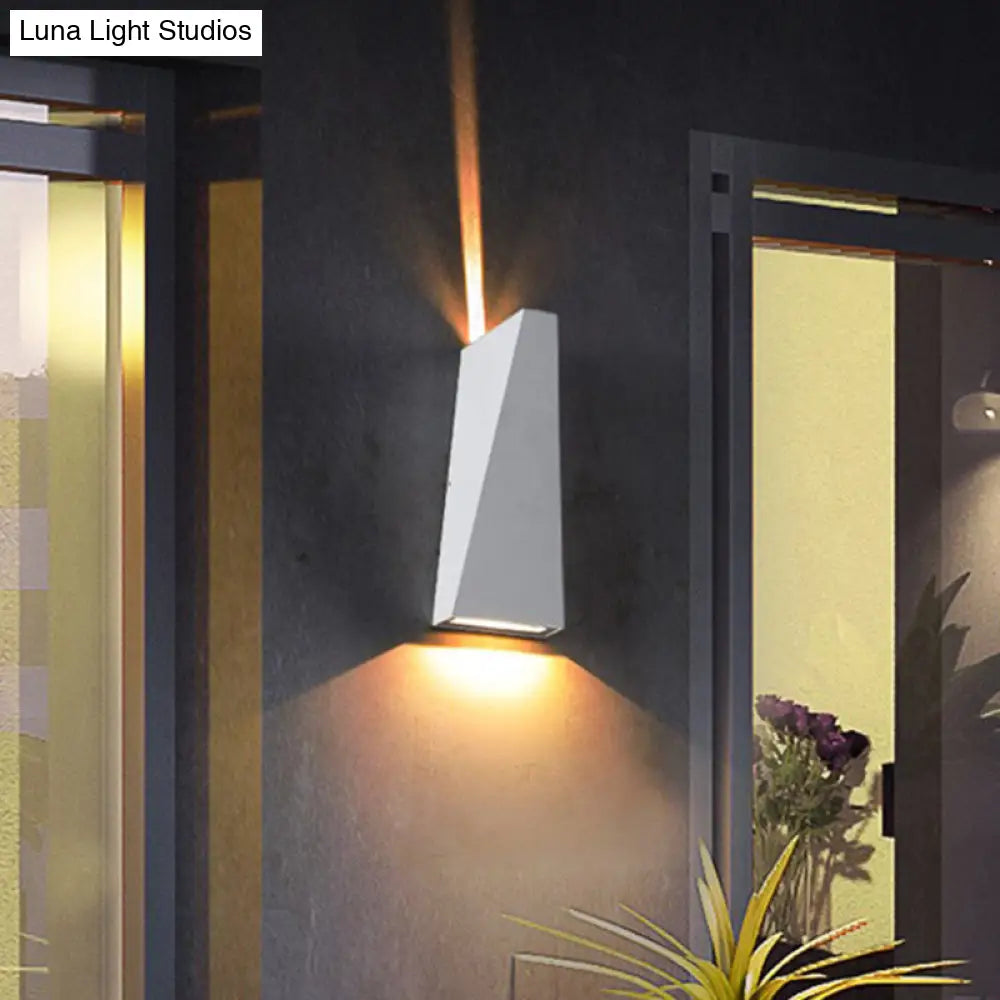 Nordic Led Flush Wall Sconce Black/White Triangular Lamp