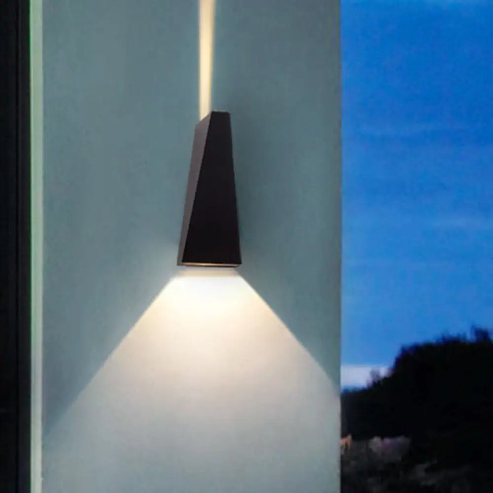 Nordic Led Flush Wall Sconce Black/White Triangular Lamp Black / White