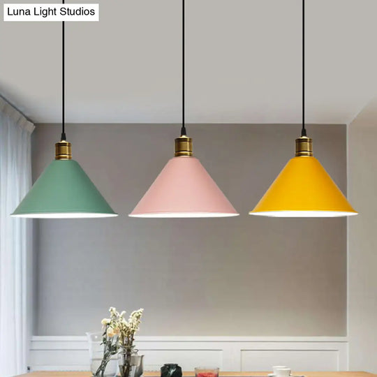 Nordic Style Metal Hanging Pendant Lamp With Modern Design - Ideal For Restaurant Ceilings