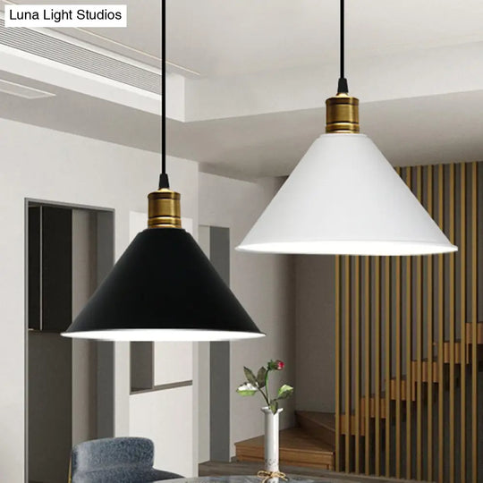 Nordic Modern Metal Tapered Hanging Light - Stylish 1-Light Restaurant Ceiling Pendant Lamp