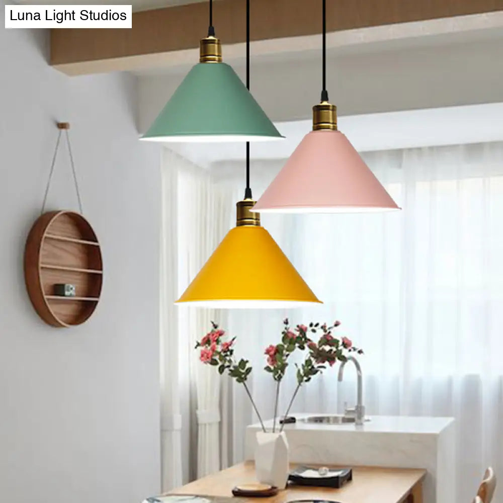 Nordic Style Metal Hanging Pendant Lamp With Modern Design - Ideal For Restaurant Ceilings