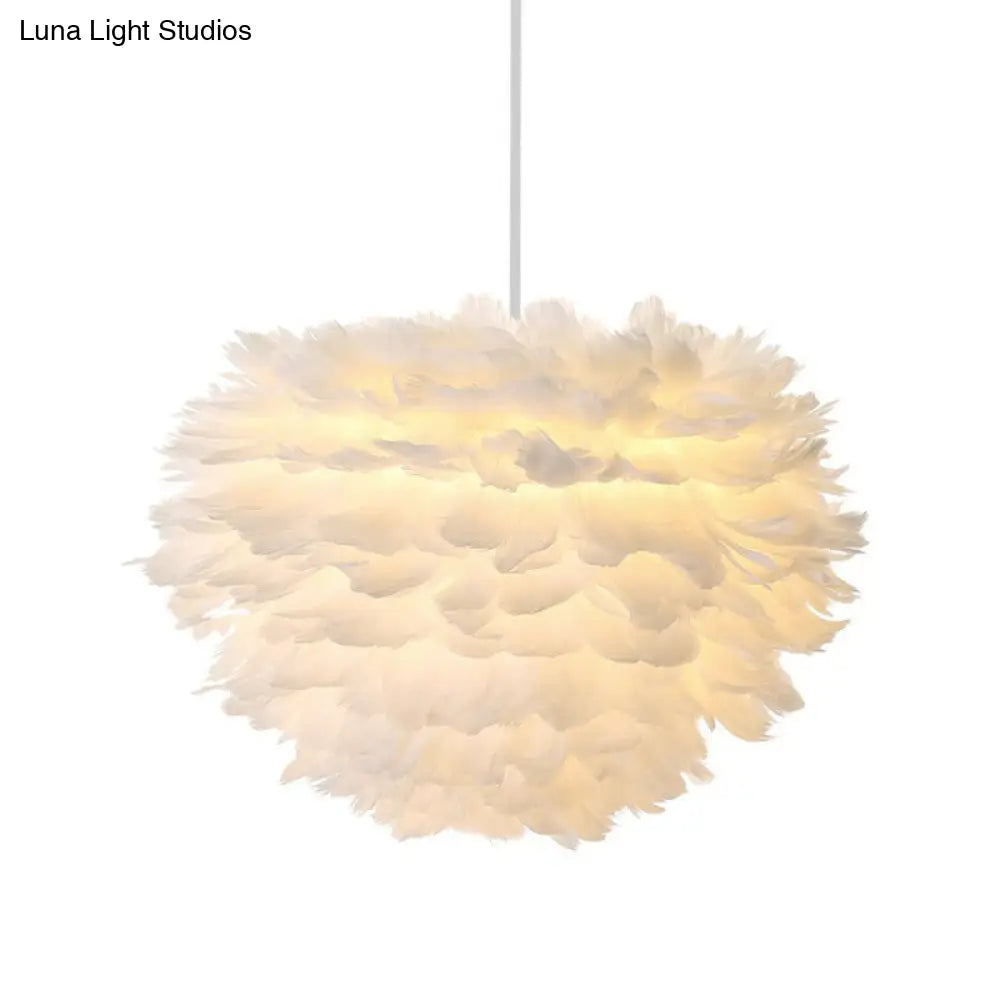 White Feather Round Pendant Ceiling Light - Nordic Style Single-Bulb Suspension