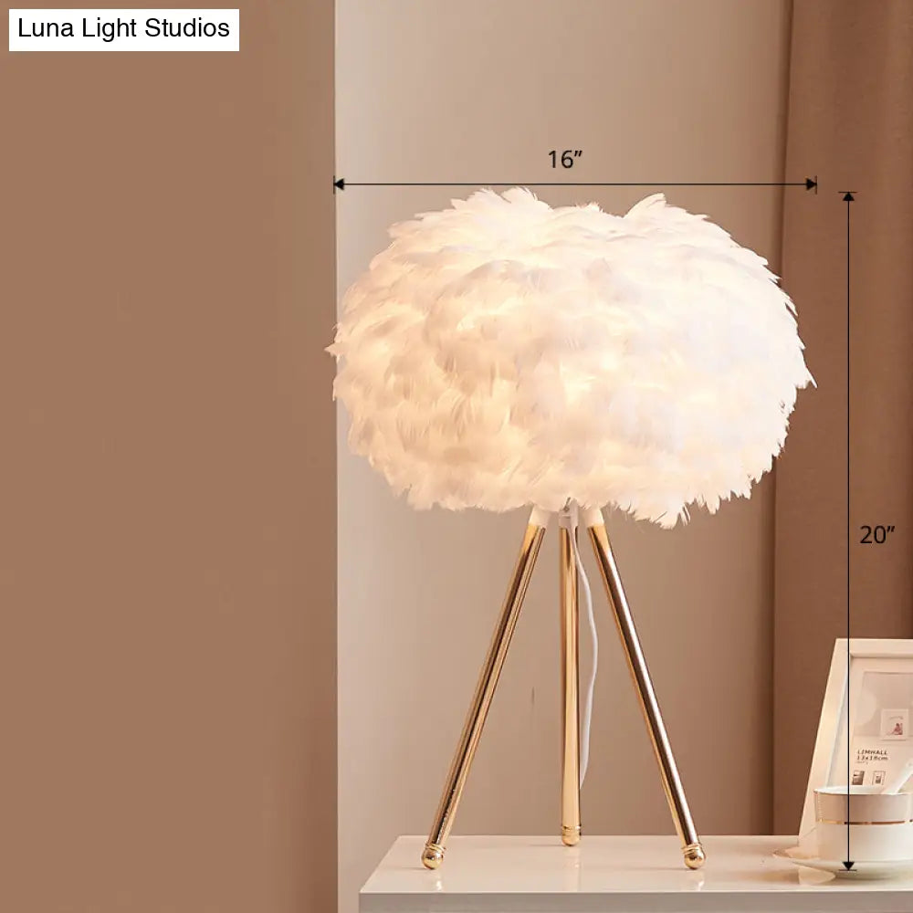 Nordic Style Feather Table Lamp - Spherical Accent Nightstand Light For Living Room