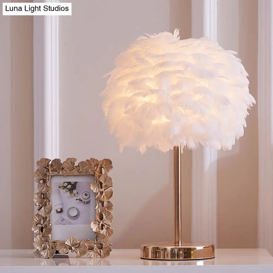 Nordic Style Feather Table Lamp - Spherical Accent Nightstand Light For Living Room