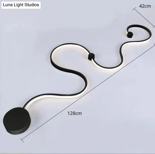 Nordic Style Led Wall Lamp - Metallic Snake Design In Sleek Black Finish Ideal For Contemporary