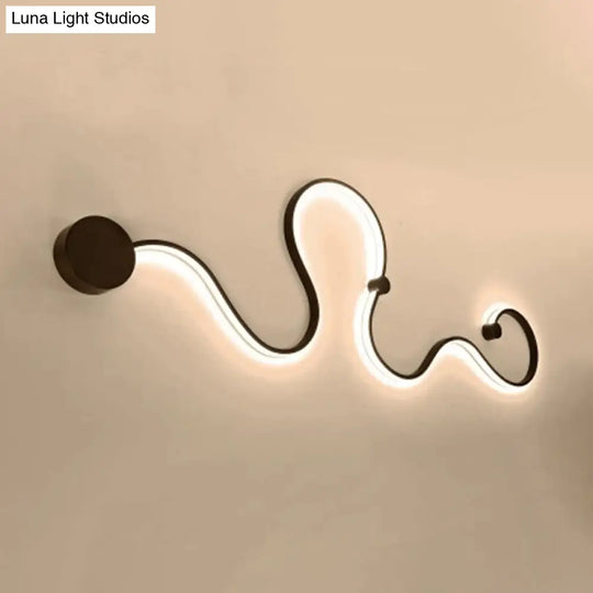 Nordic Style Led Wall Lamp - Metallic Snake Design Black Finish Perfect Lighting For Living Room