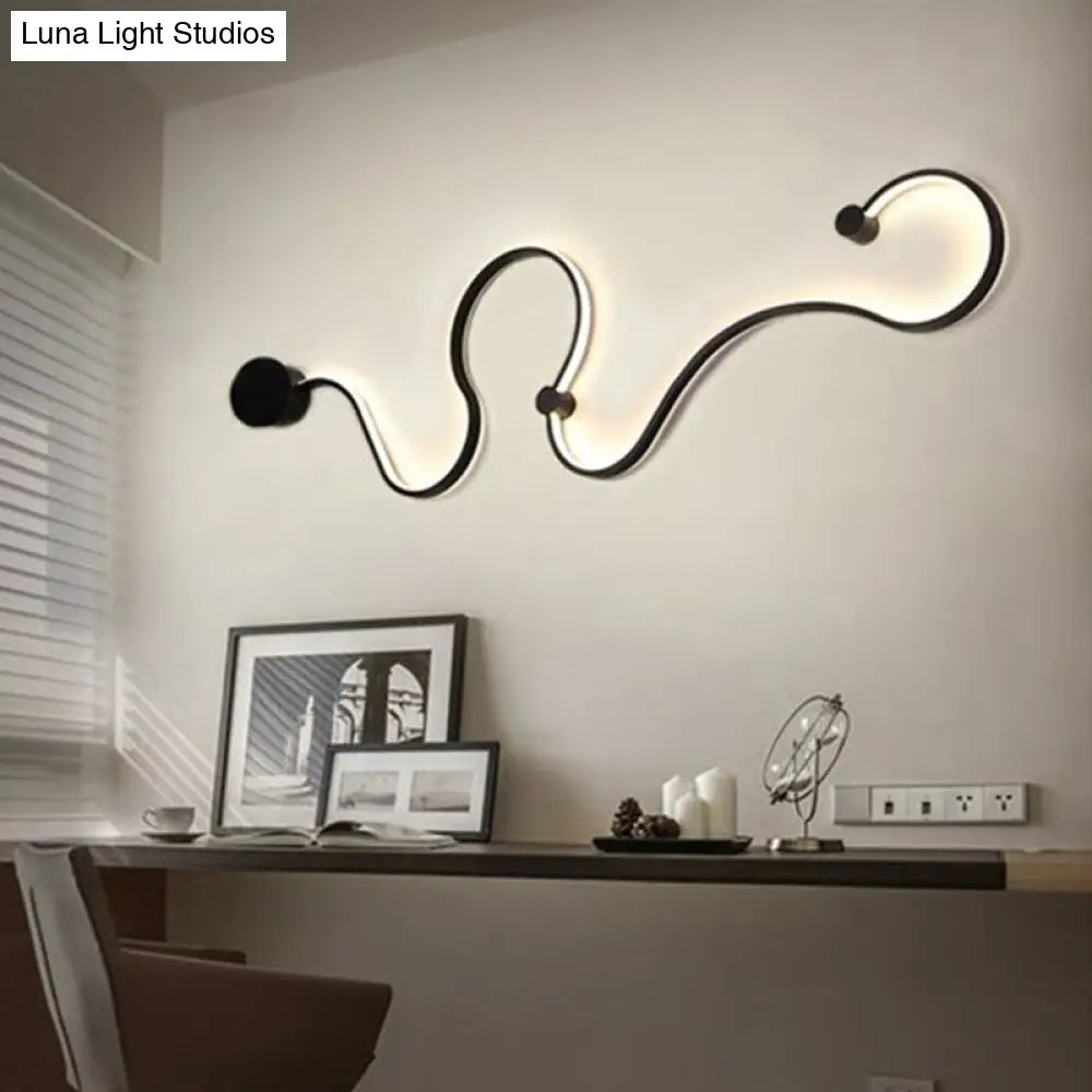 Nordic Style Led Wall Lamp - Metallic Snake Design Black Finish Perfect Lighting For Living Room