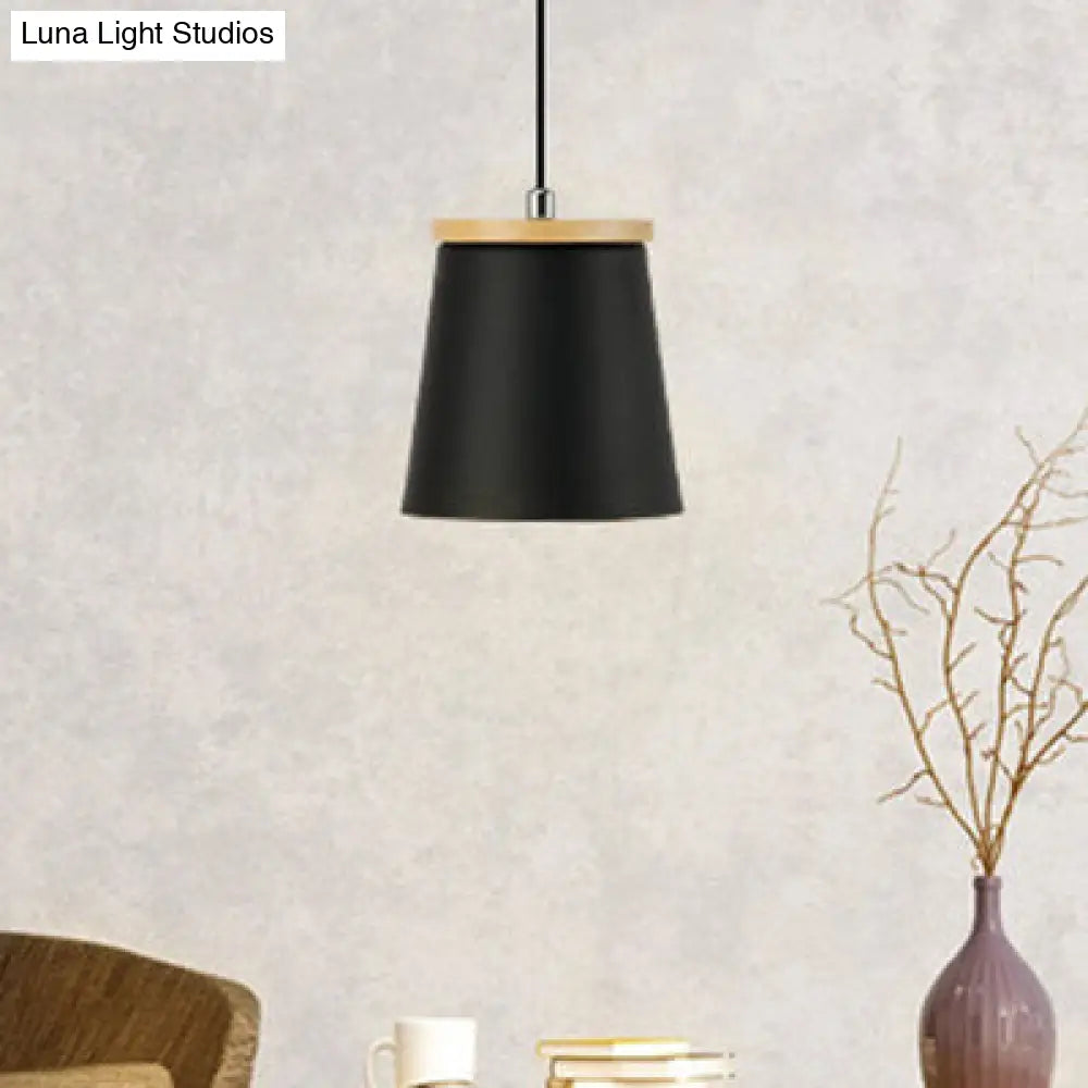 Nordic Style Single Light Metal Pendant Lamp For Hallways And Balconies With Tapered Shade