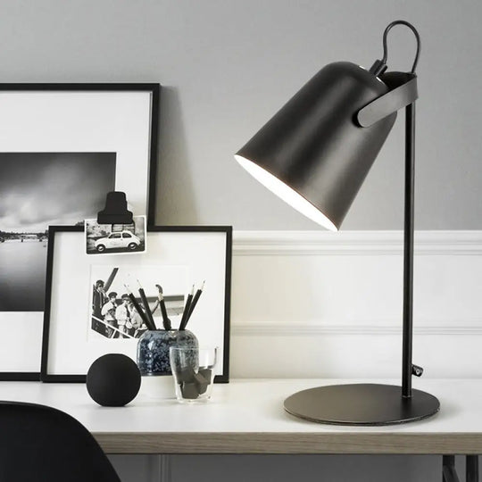 Nordic Style Rotatable Desk Lamp: Metal Plug-In Light For Dormitory Bedroom Black