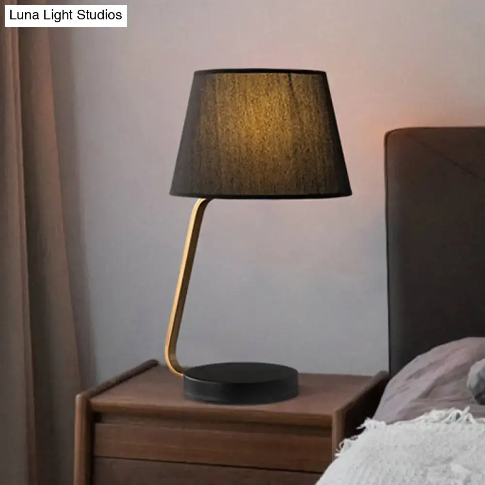 Océane - Nordic Urn-Like Reading Light Metal 1 Head Bedroom Nightstand Lamp With Fabric Shade In