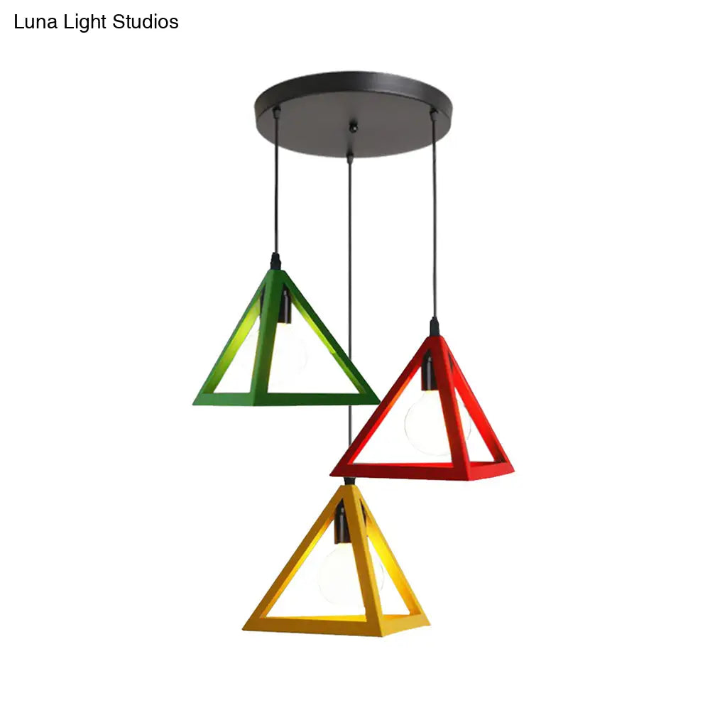 Retro Industrial Hanging Lamp With 3 Triangle Metallic Heads And Wire Guard In Black/White