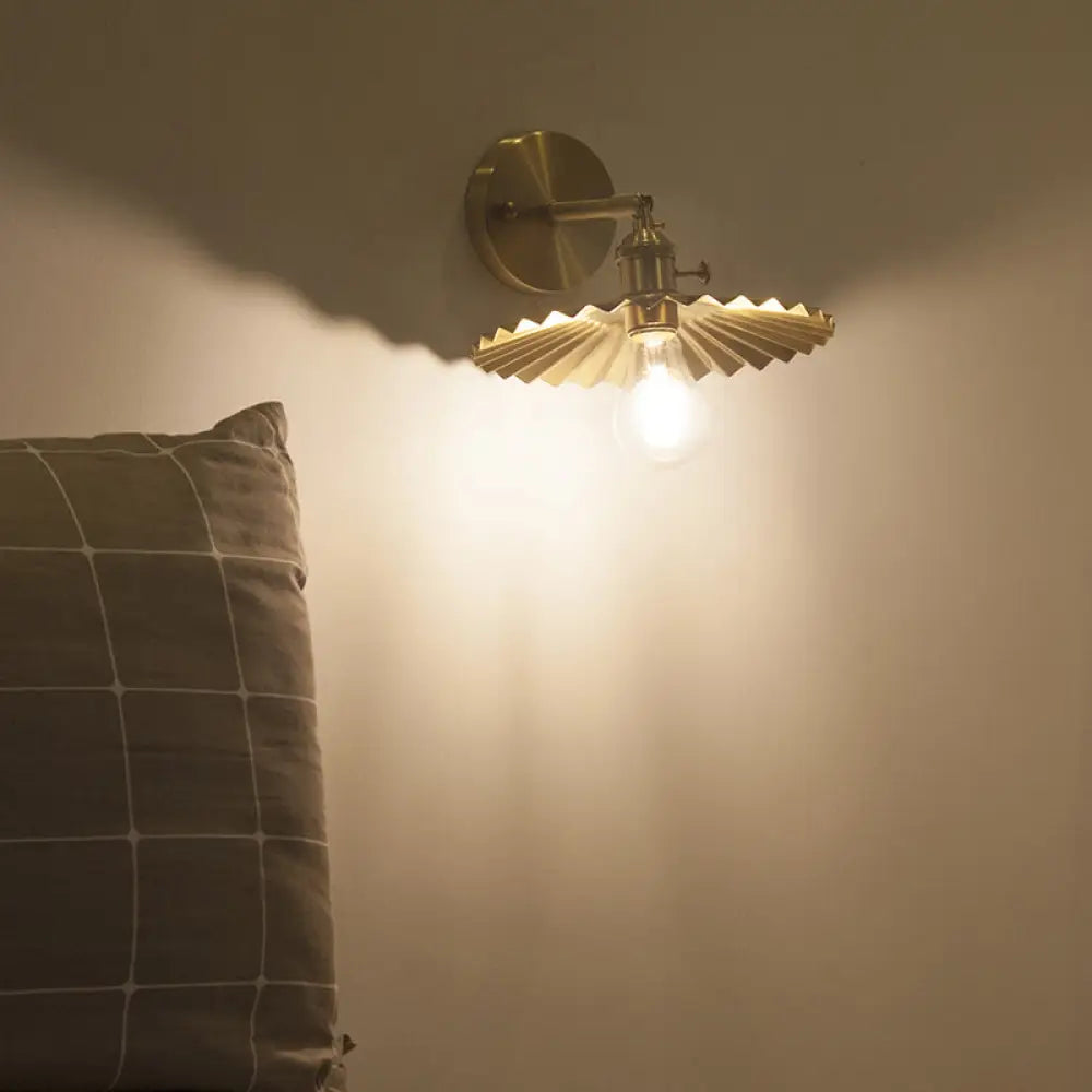 Retro Radial Wave Wall Sconce - Brass Finish Bedside Lamp