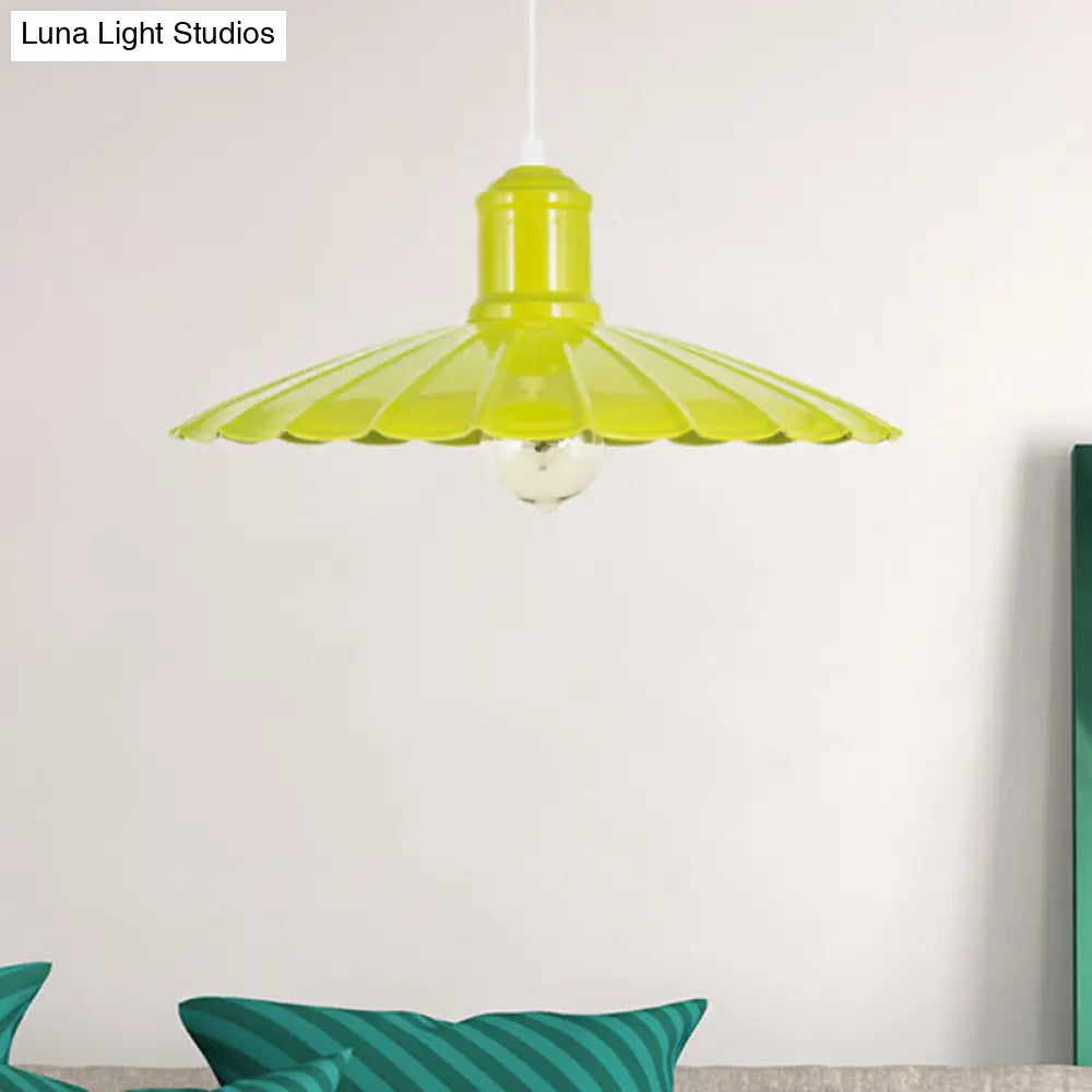 Retro Scalloped Metal Pendant Lamp For Bedroom - 1 Head Hanging Light Fixture In Red/Yellow/Green