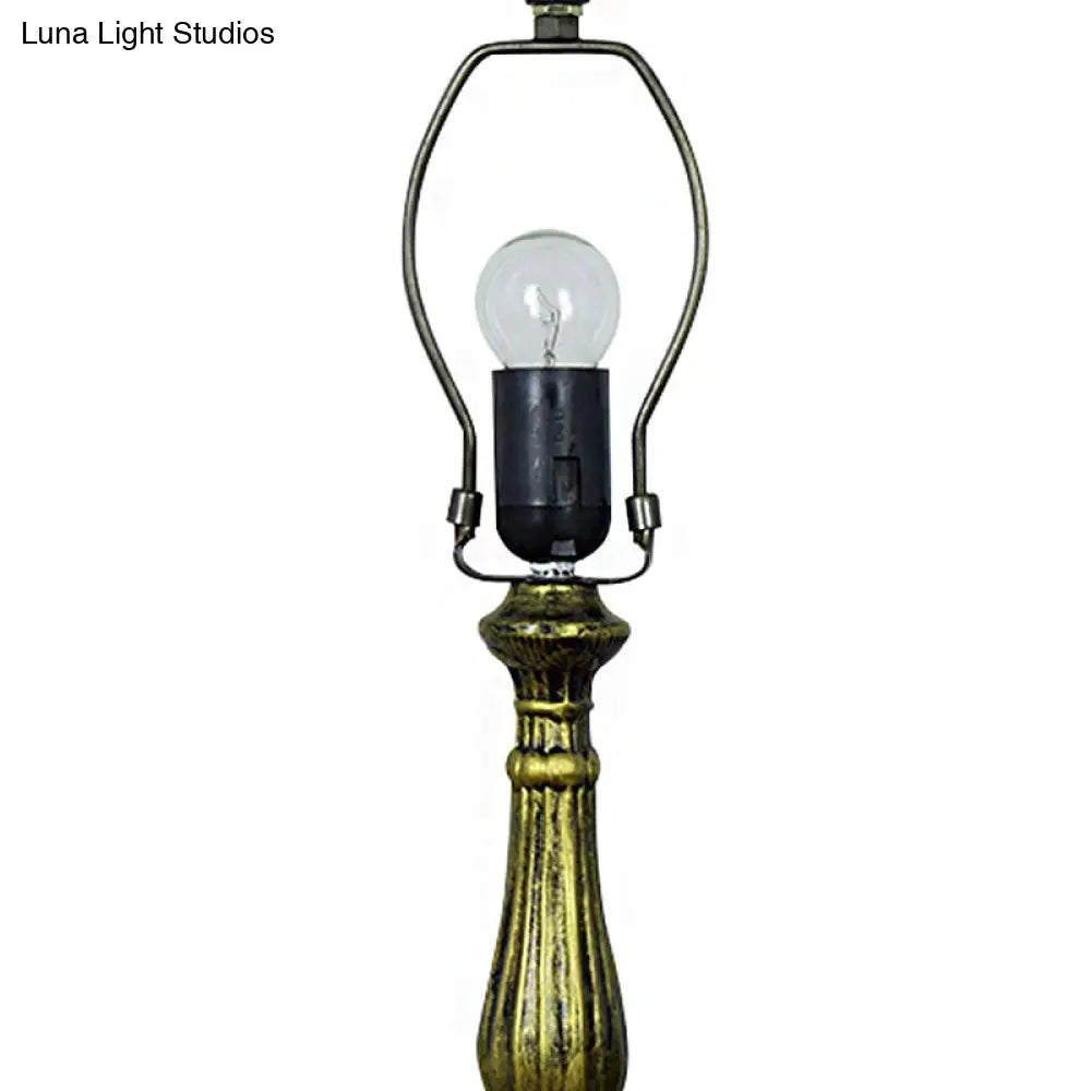 Retro Stained Glass Accent Table Lamp - Elegant 1-Light Décor For Bedside