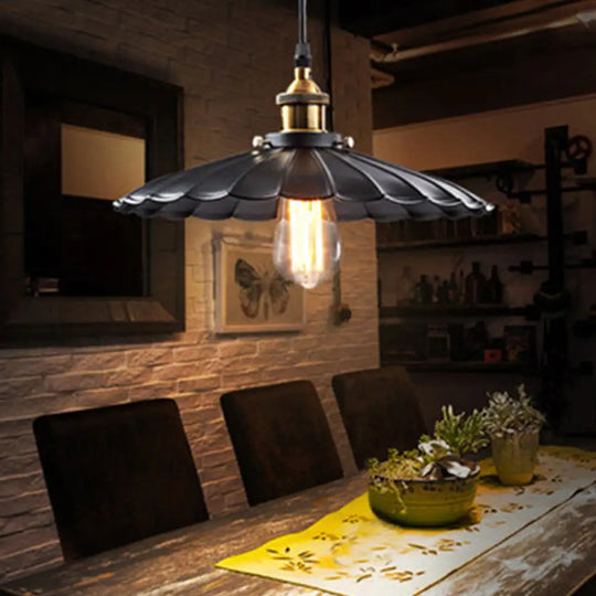Retro Style Single-Bulb Pendant Ceiling Light In Black Metallic Suspension - Scalloped Cone Design