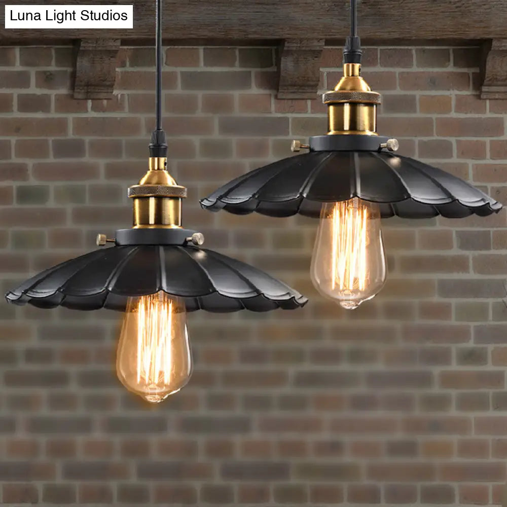 Retro Style Single-Bulb Pendant Ceiling Light In Black Metallic Suspension - Scalloped Cone Design