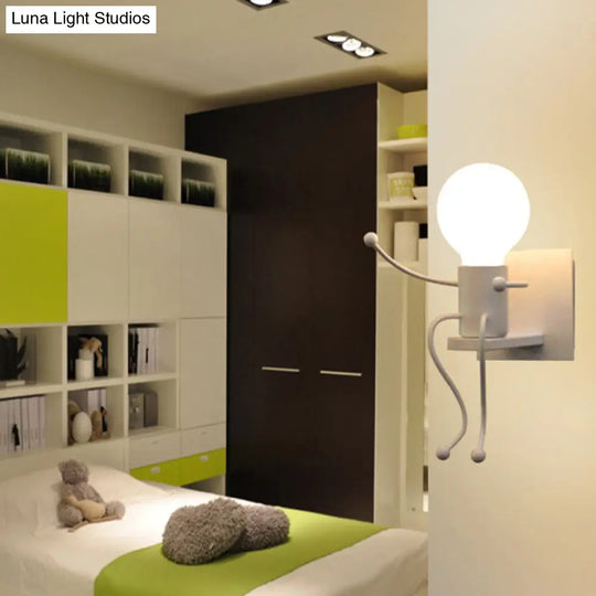 Robot-Shaped Kids White Wall Light - Perfect For Stairways And Foyers