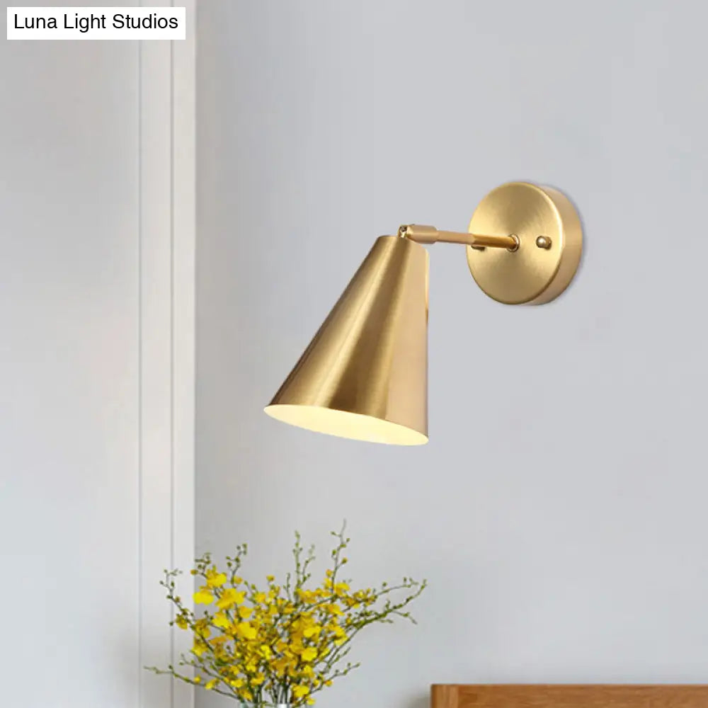 Rotatable Metal Gold Wall Sconce With 1 Bulb - Stylish Colonial Mounted Lamp For Bedroom Lighting