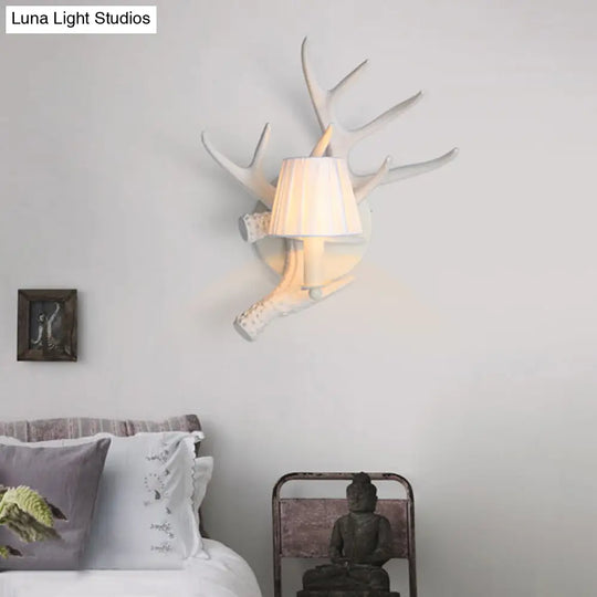 Rustic Antlers Wall Lamp: Resin Single Bulb Sconce Light In White Finish For Lodge Villa