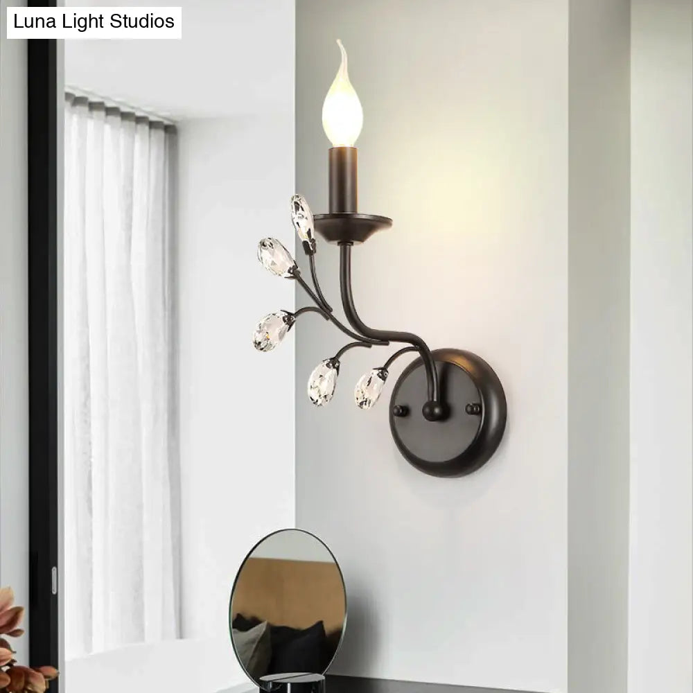 Rustic Metal Wall Sconce With Curved Arm - Elegant Living Room Lighting