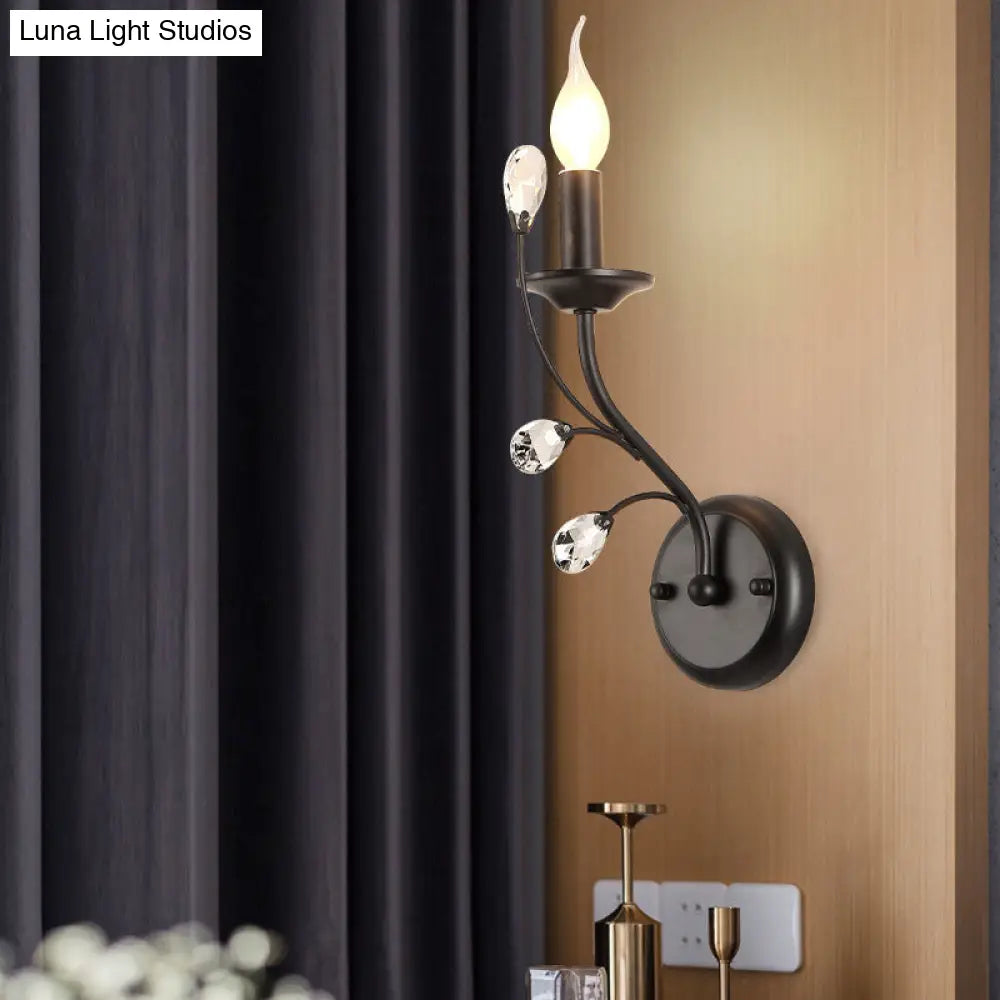 Rustic Metal Wall Sconce With Curved Arm - Elegant Living Room Lighting