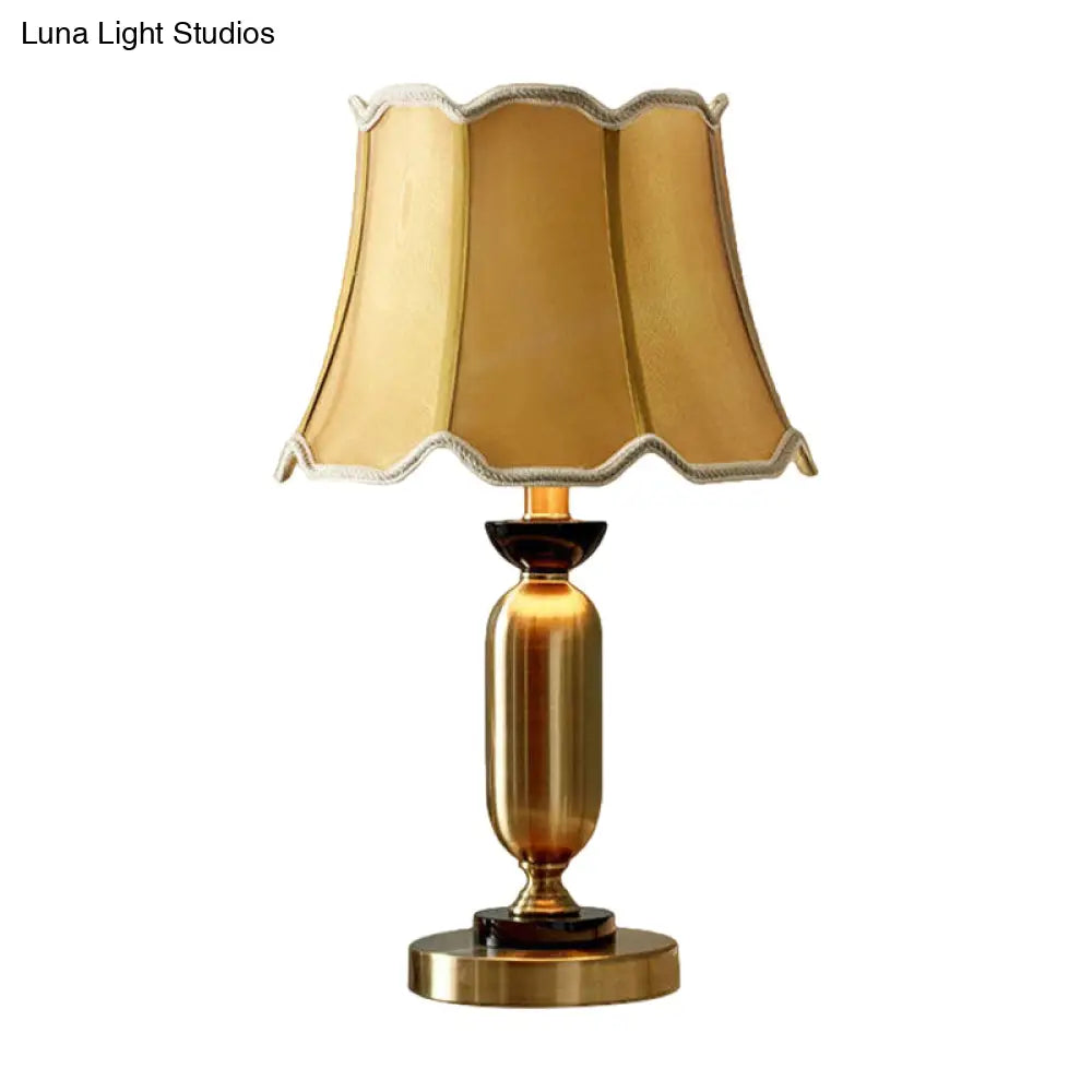 Scalloped Bell Table Lamp: Traditional White/Yellow Fabric 1-Light Night Lighting With Elliptical