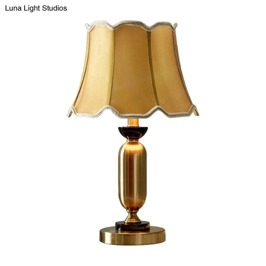 Scalloped Bell Table Lamp: Traditional White/Yellow Fabric 1-Light Night Lighting With Elliptical